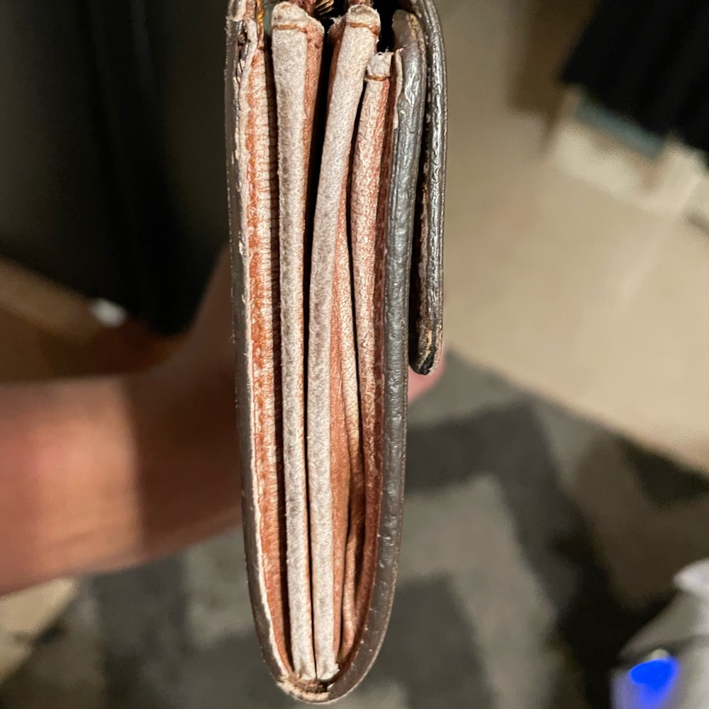 Authentic vintage Louis Vuitton Wallet - Picture 3 of 10